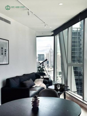 Modern 2BR 2BA Ritz Pool & Gym